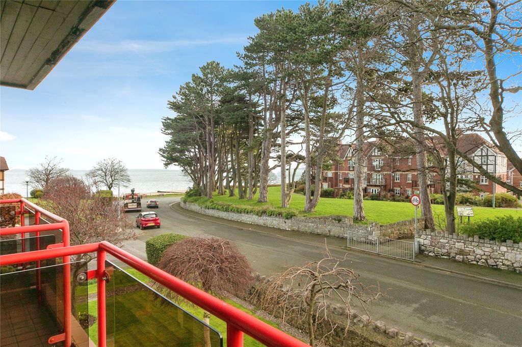 Property photo 1 of 14 Picture No. 12