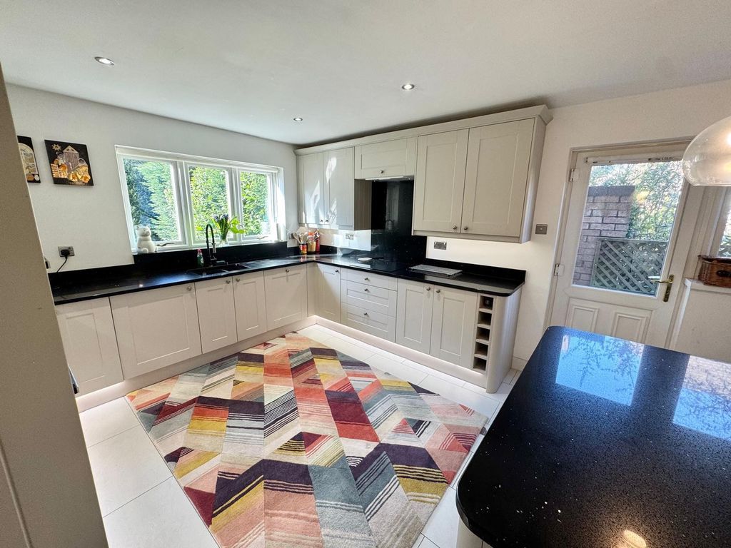 Property photo 2 of 20 Photo 12