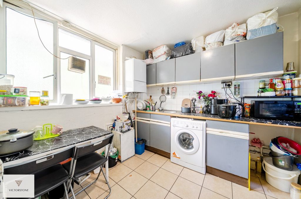 Property photo 2 of 12 4382682