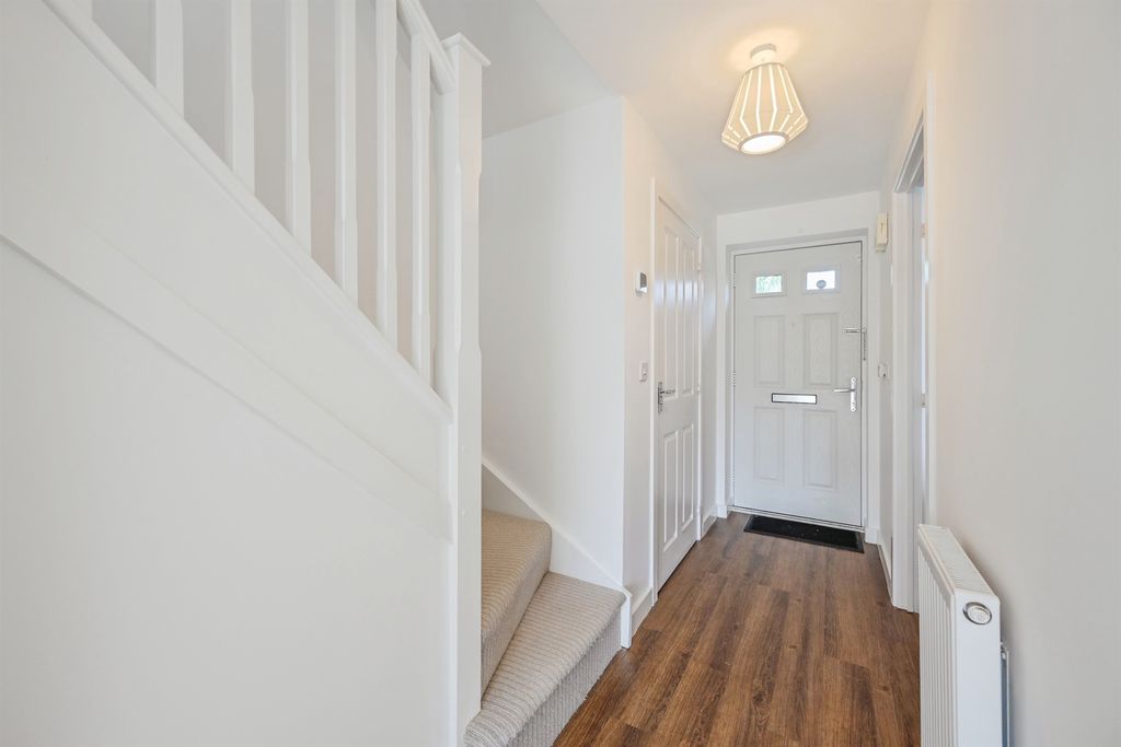 Property photo 2 of 17 Entrance Hallway