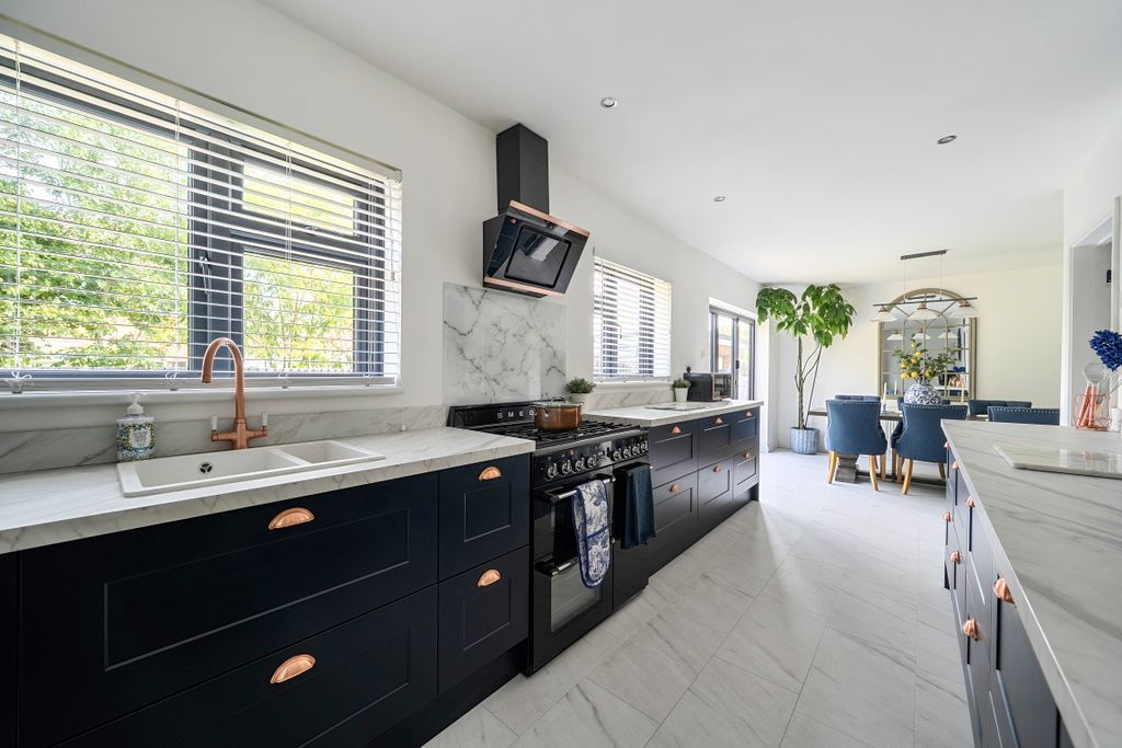 Property photo 3 of 20 15269908
