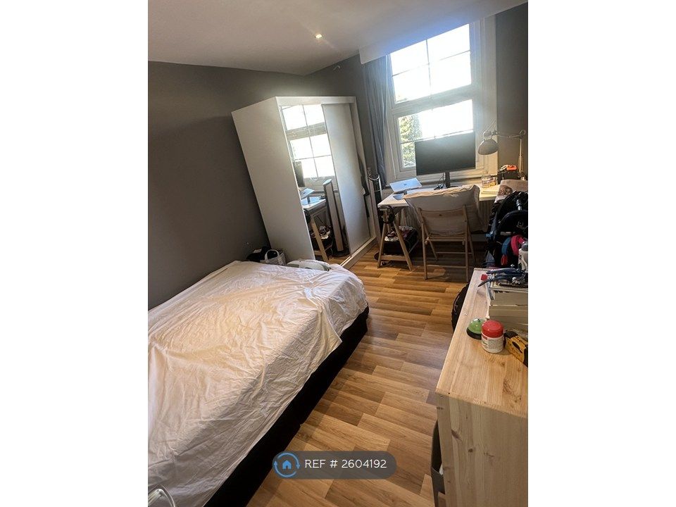 Property photo 1 of 10 Bedroom 1