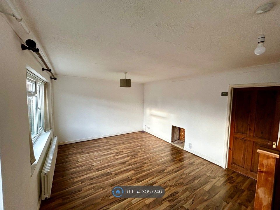 Property photo 3 of 23 Living Room 1