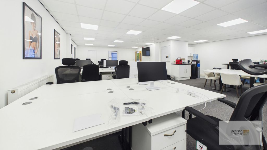 Property photo 2 of 9 Office Floor