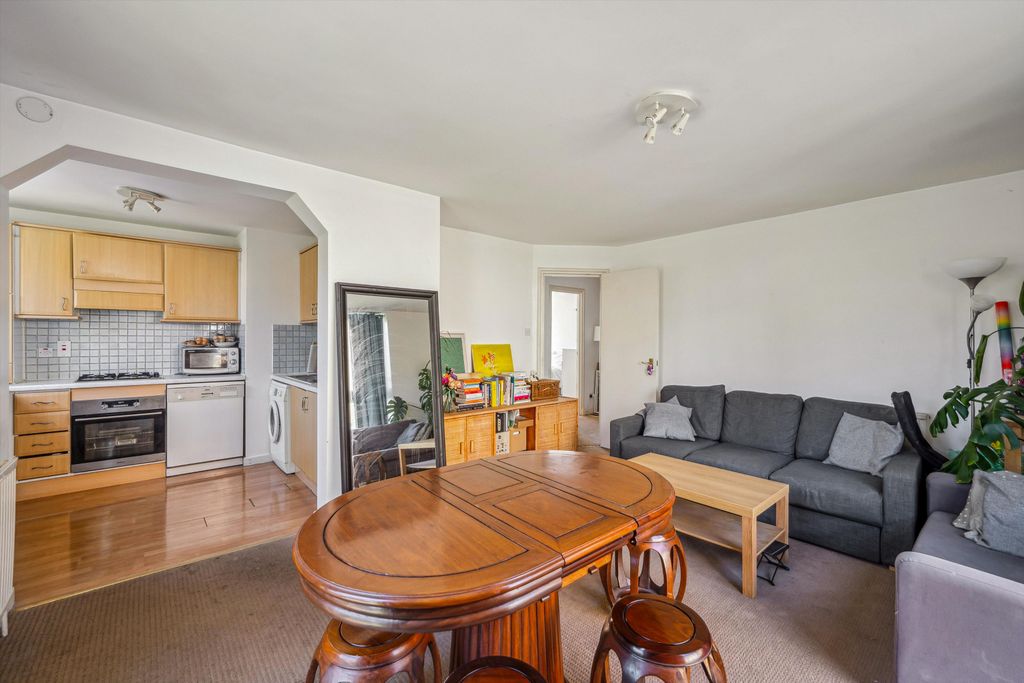 Property photo 3 of 10 Image