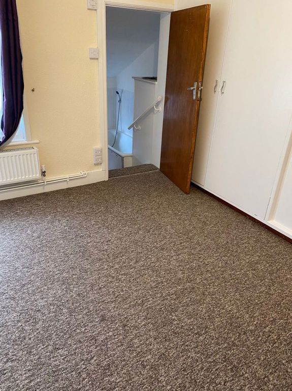 Property photo 3 of 4