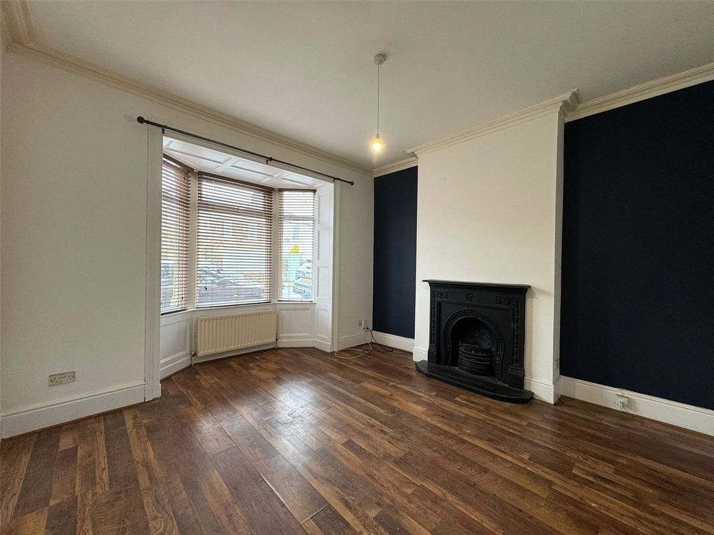 Property photo 2 of 14 Picture No. 16