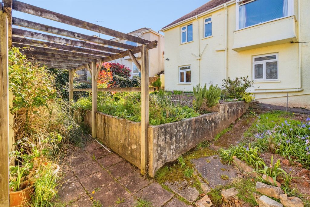 Property photo 2 of 25