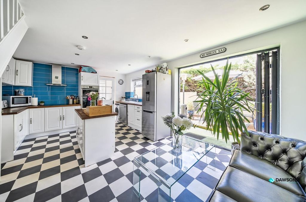 Property photo 1 of 26 39B71F84-0B49-4F5A-913B-381362F5cd73.Jpg