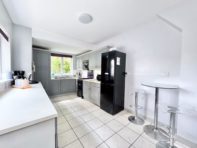 Property photo 2 of 17 Breakfast Kitchen