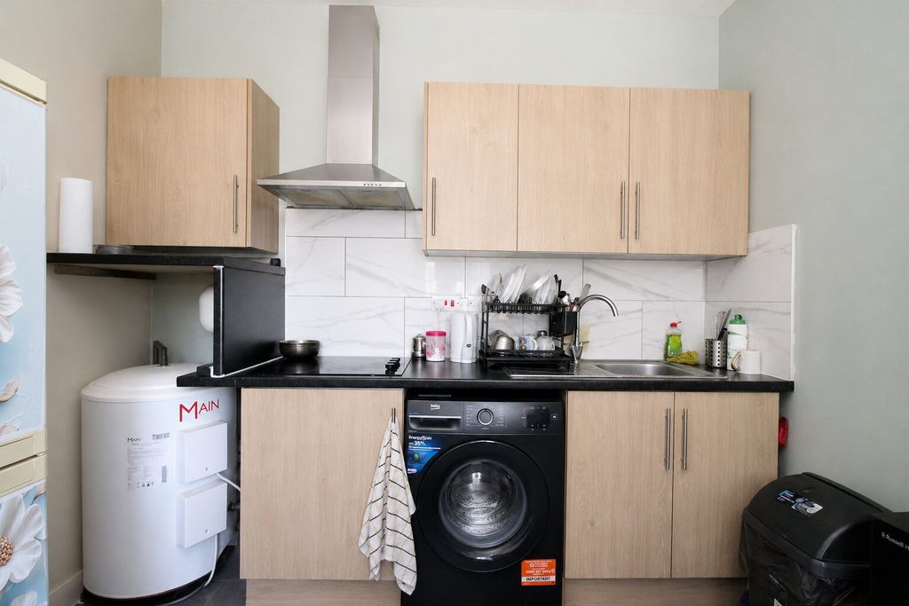 Property photo 2 of 4