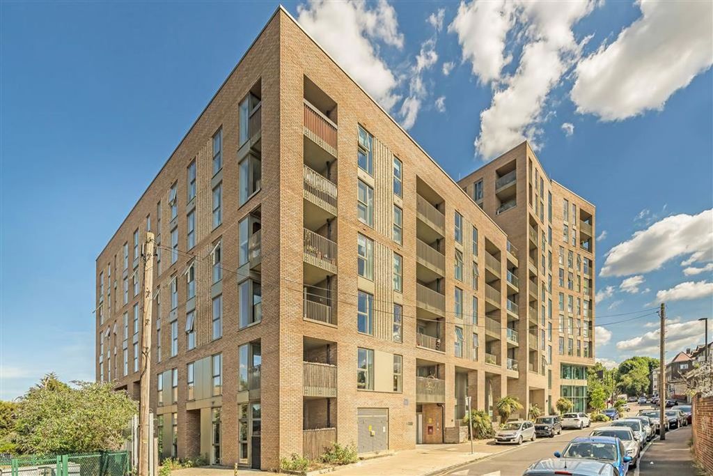 Property photo 1 of 6