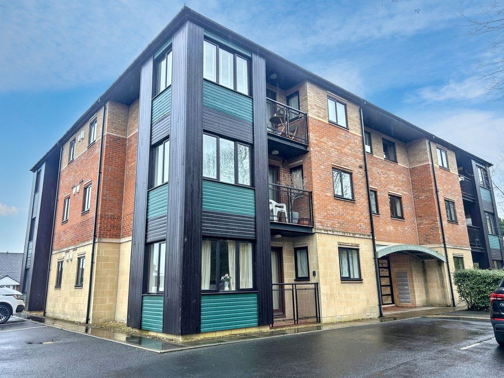 Property photo 1 of 8