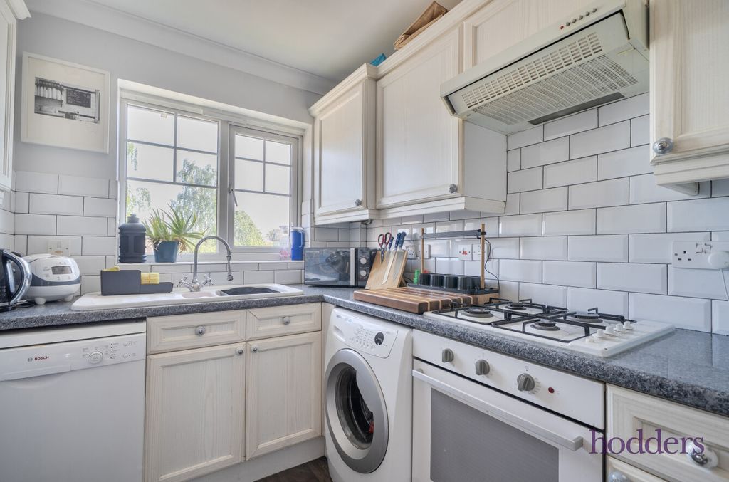 Property photo 3 of 13 5A1E0871-Bf64-4c4...
