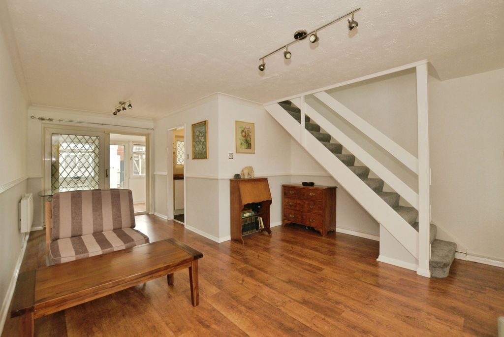 Property photo 3 of 14 Lounge