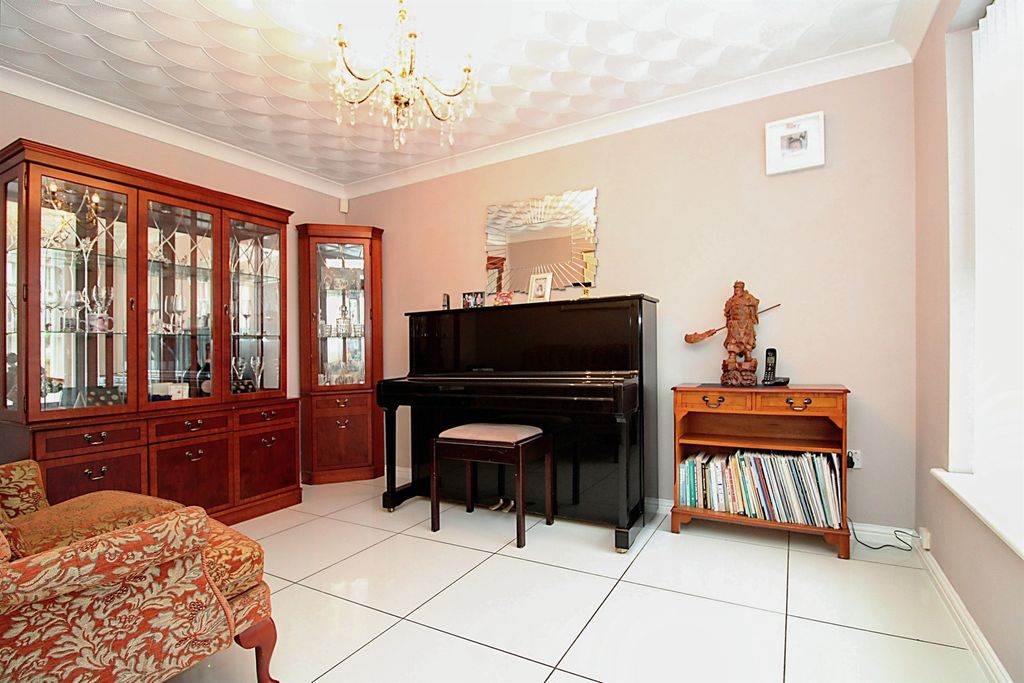 Property photo 3 of 15
