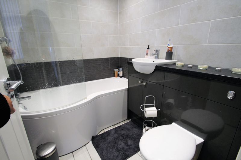 Property photo 3 of 6 Photo 9