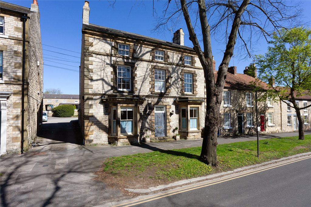 Property photo 1 of 19 Front Exterior