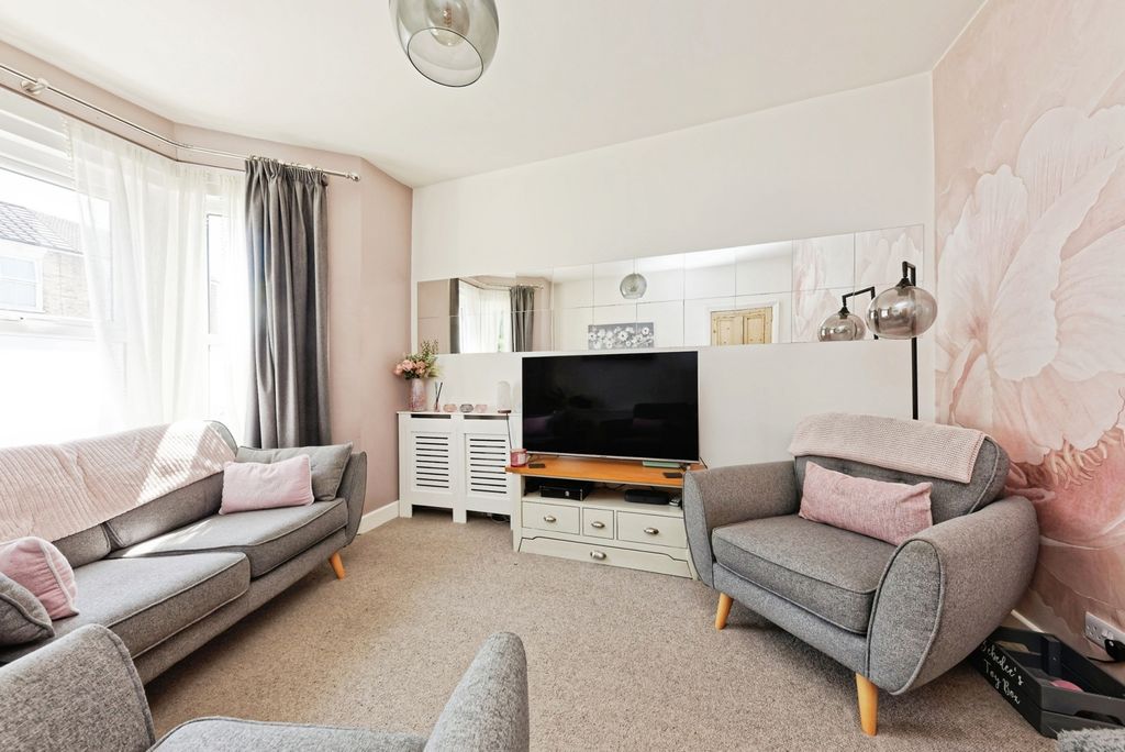 Property photo 2 of 19 Pbox-Img.Jpg
