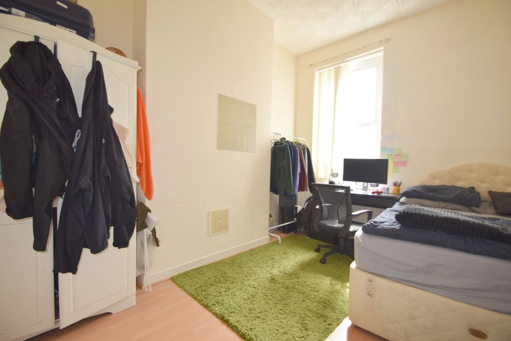 Property photo 3 of 10 Photo 5