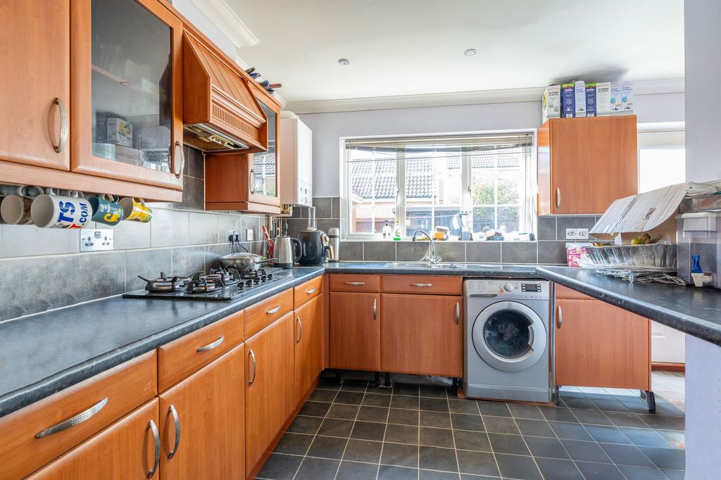 Property photo 2 of 19