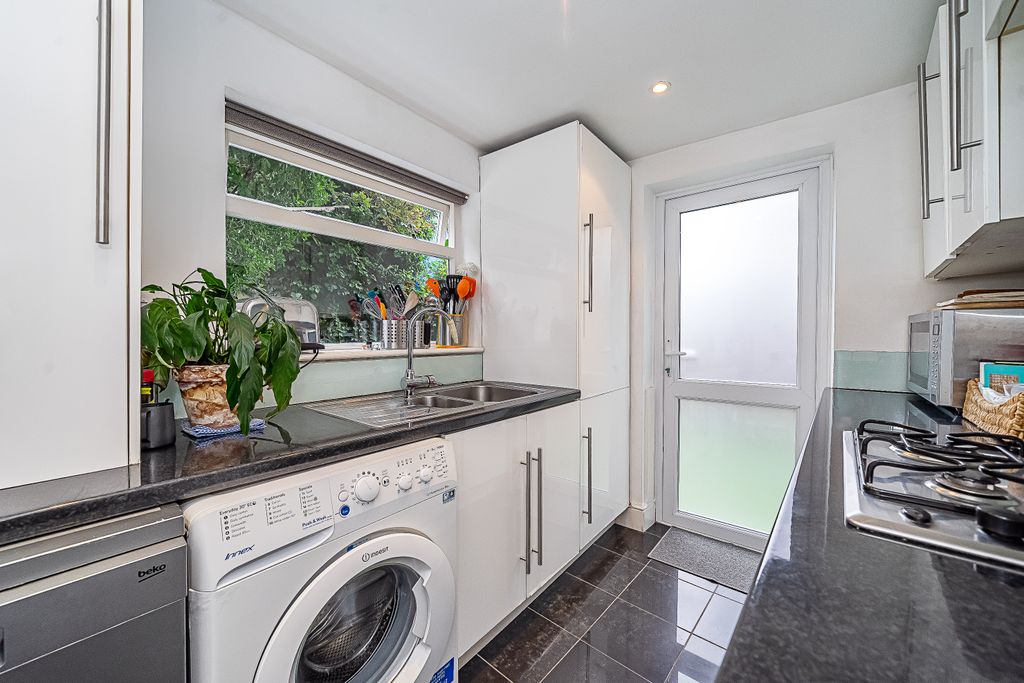 Property photo 2 of 21