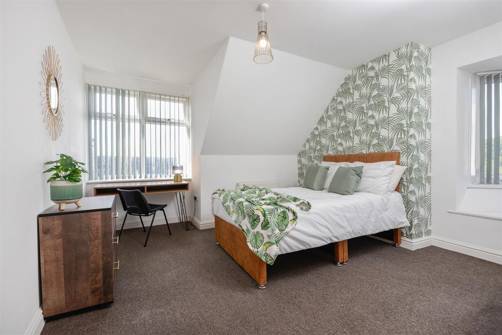 Property photo 2 of 13 Bedroom One