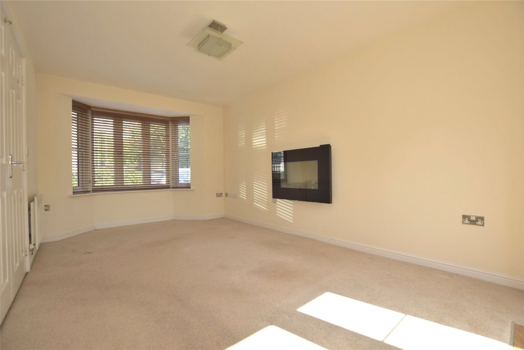 Property photo 3 of 12 Living Room