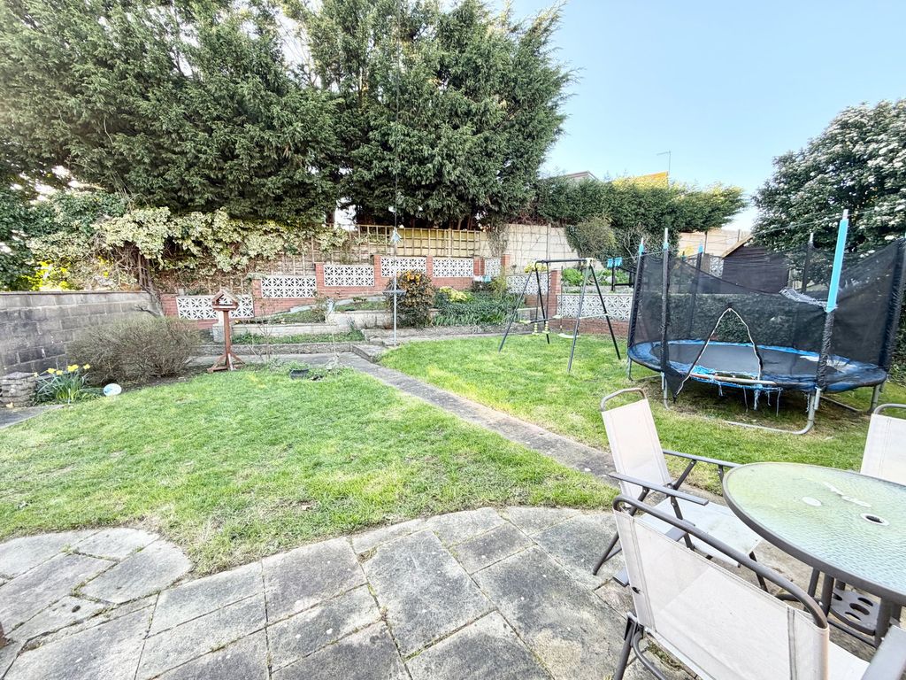 Property photo 3 of 25