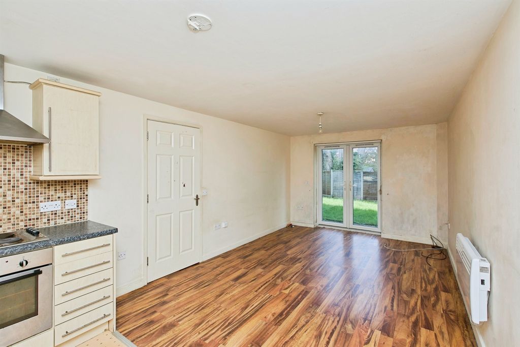 Property photo 3 of 18