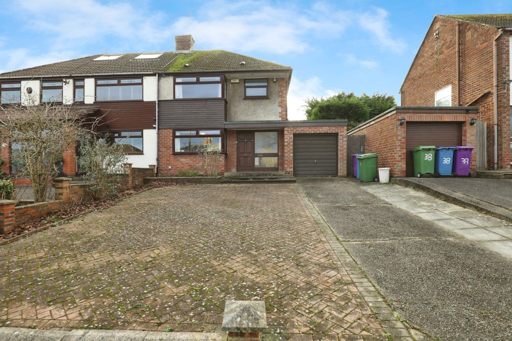 Property photo 1 of 15 Front