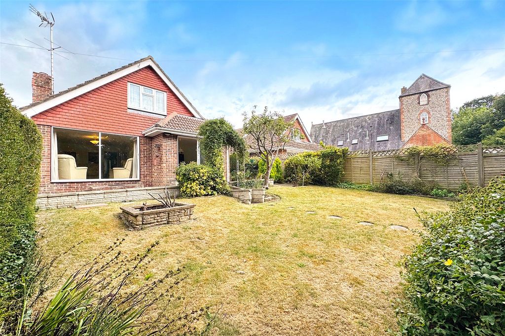 Property photo 2 of 19 Picture No. 06