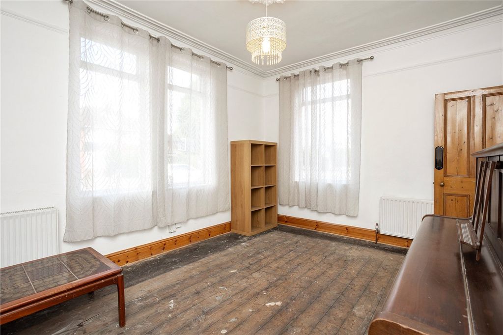 Property photo 2 of 21 Picture No. 22