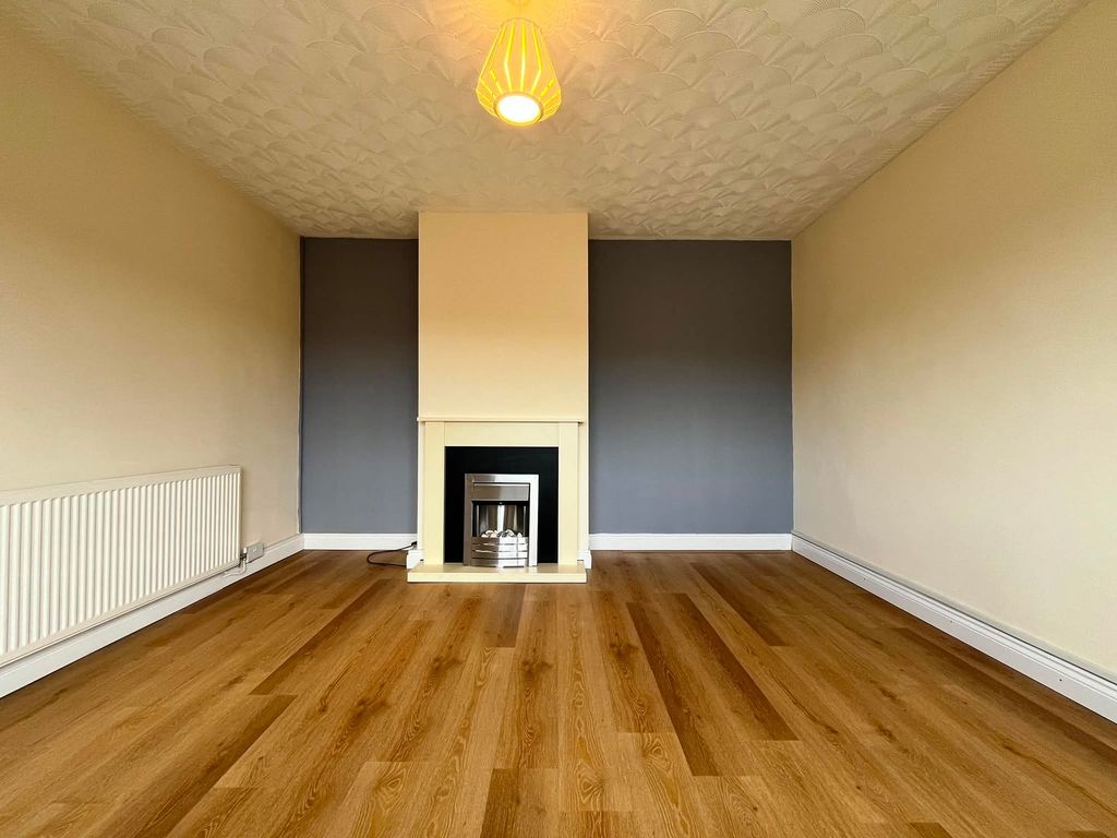 Property photo 3 of 25