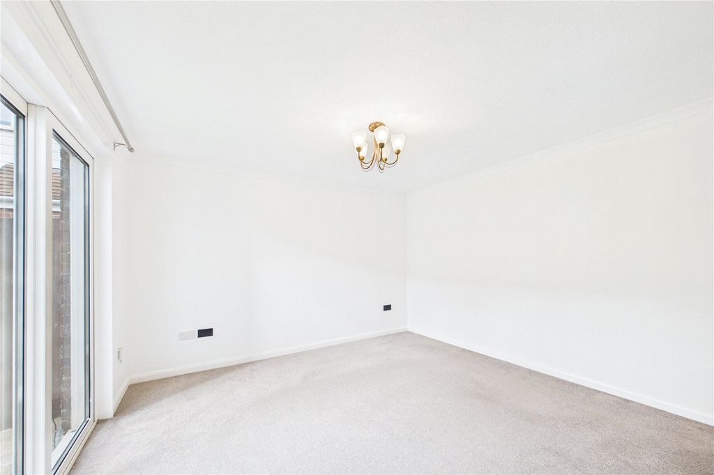 Property photo 2 of 11 Picture No. 08