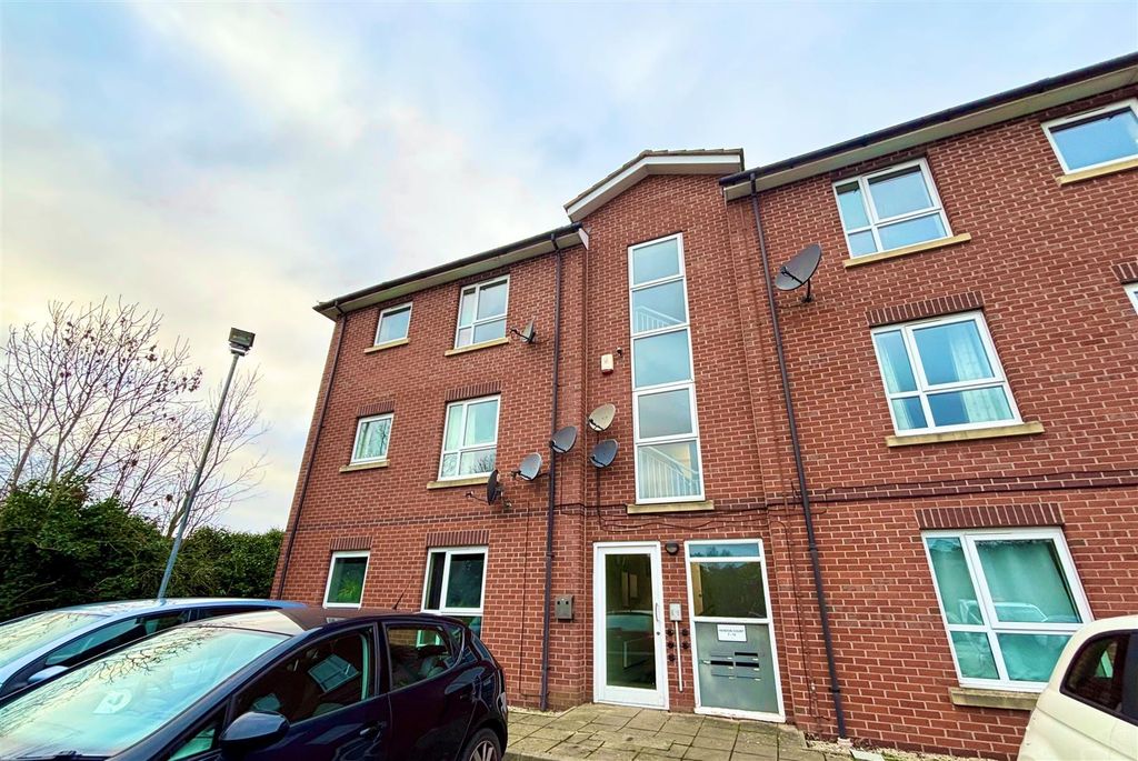 Property photo 1 of 7 Front.Jpg