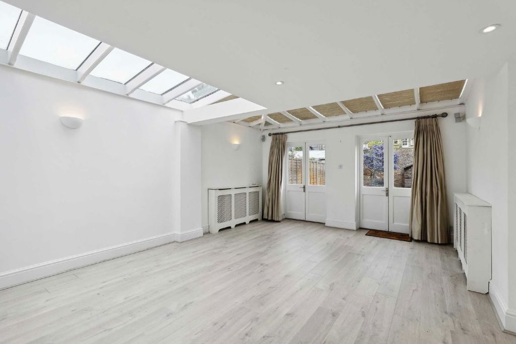 Property photo 2 of 7