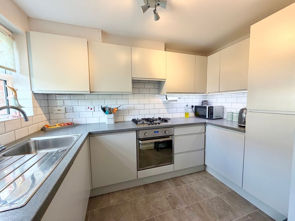 Property photo 3 of 15 Img_5403