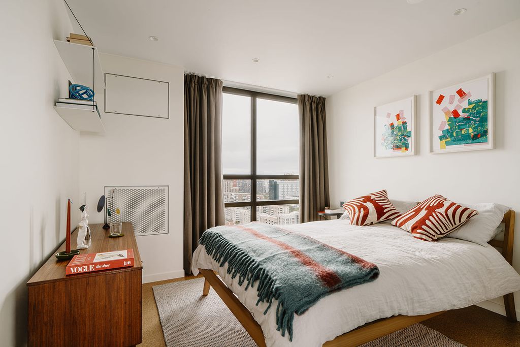 Property photo 2 of 33