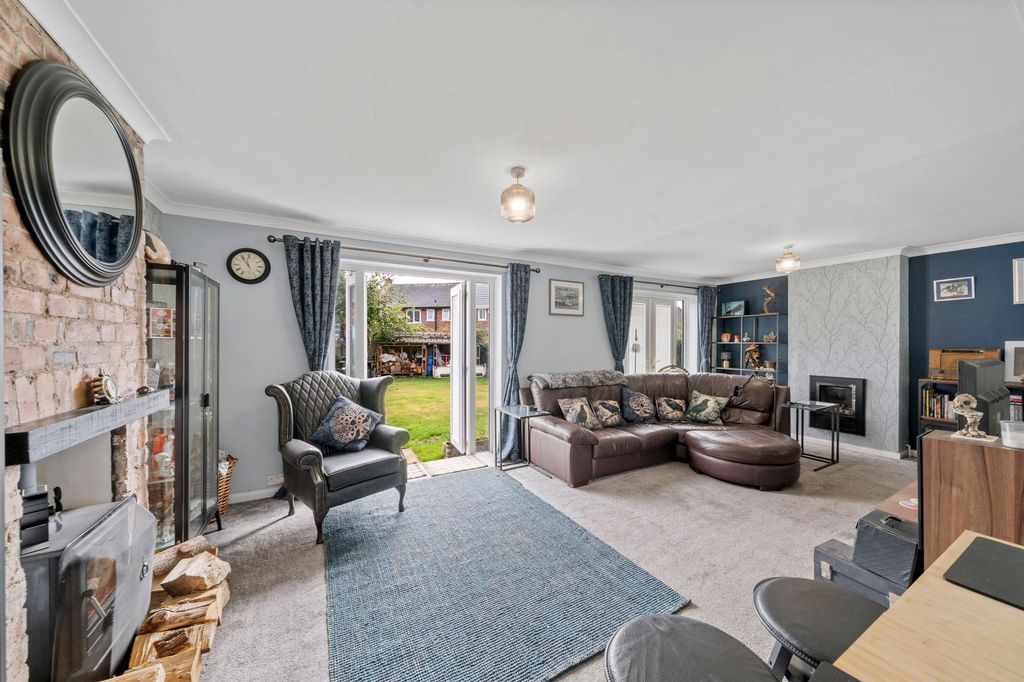 Property photo 2 of 19