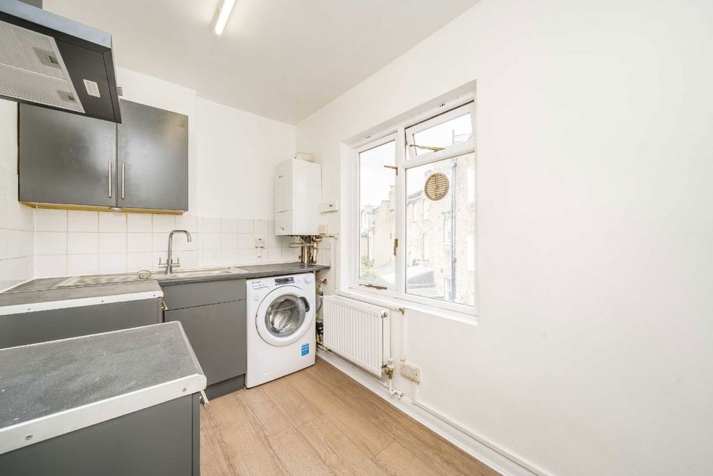 Property photo 2 of 3