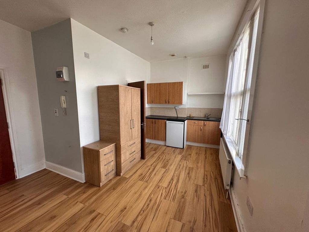 Property photo 1 of 8 Main Image