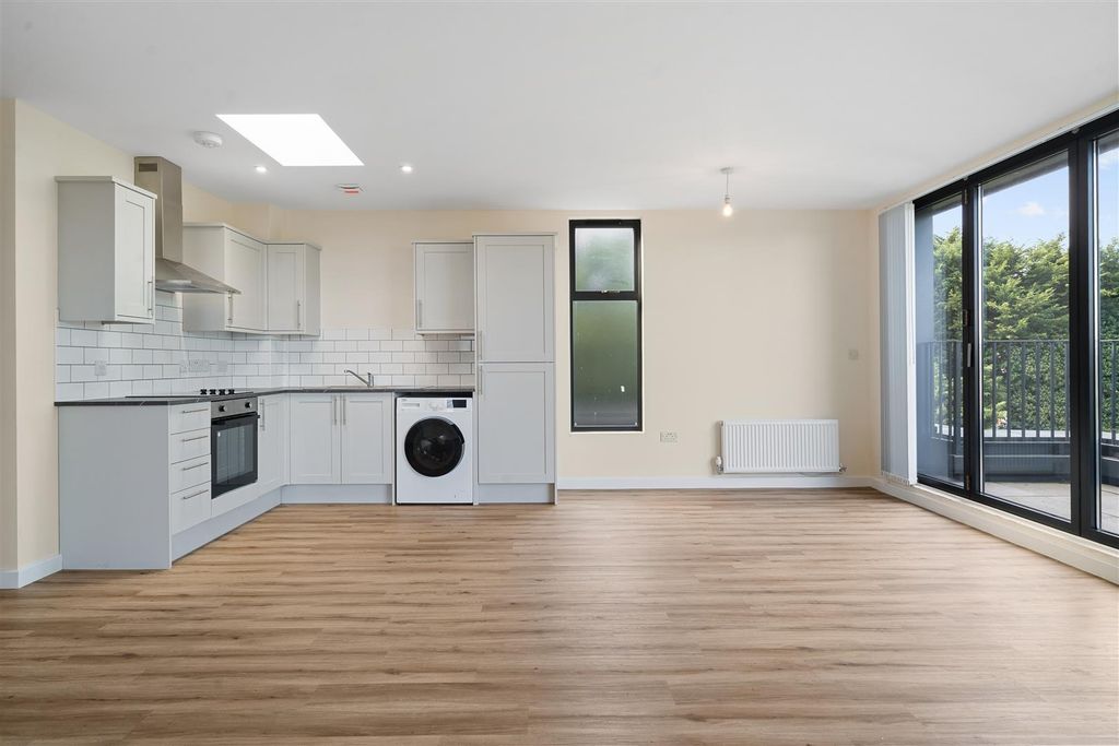 Property photo 3 of 24 Kitchen Diner/Living Area