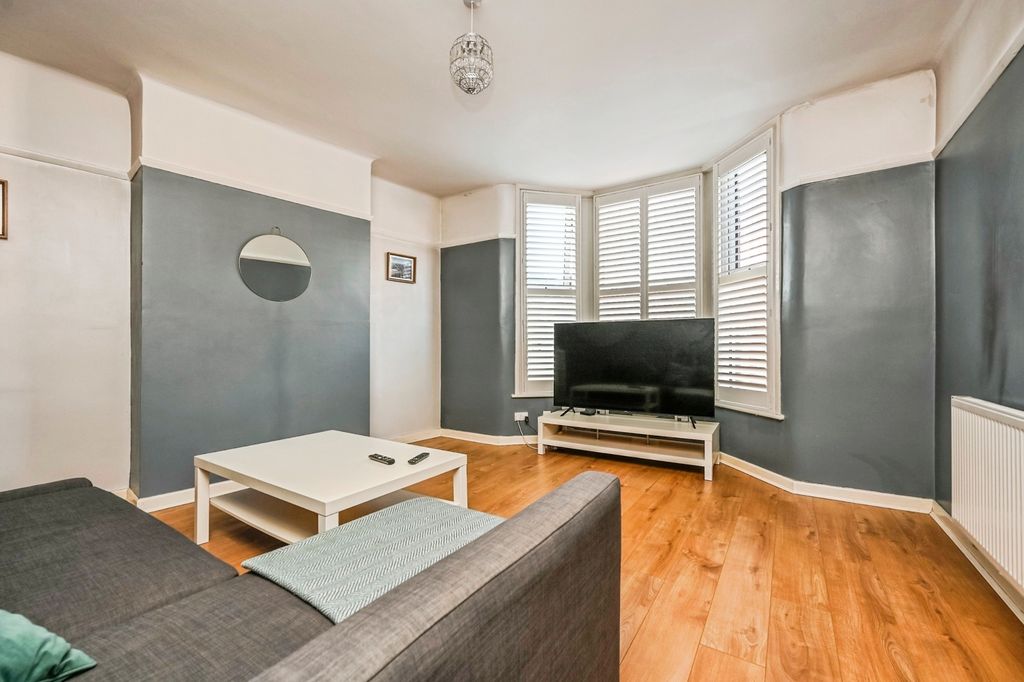 Property photo 2 of 14 Pbox-Img.Jpg