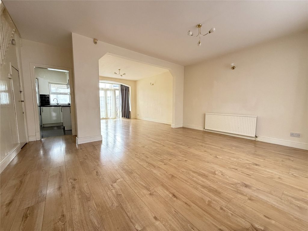 Property photo 2 of 12 Picture No. 35