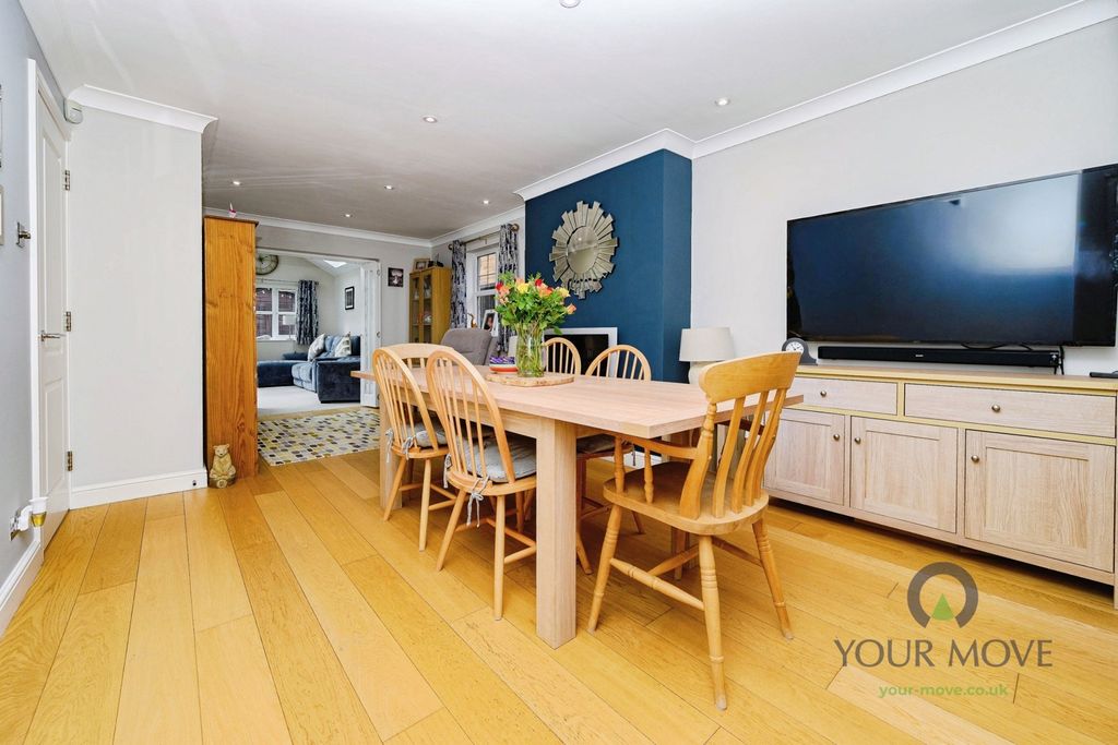 Property photo 2 of 30 Pbox-Img.Jpg