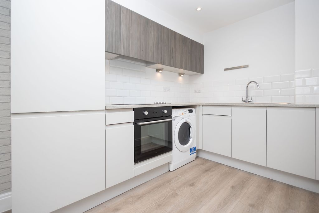 Property photo 3 of 12 Jt3A7027