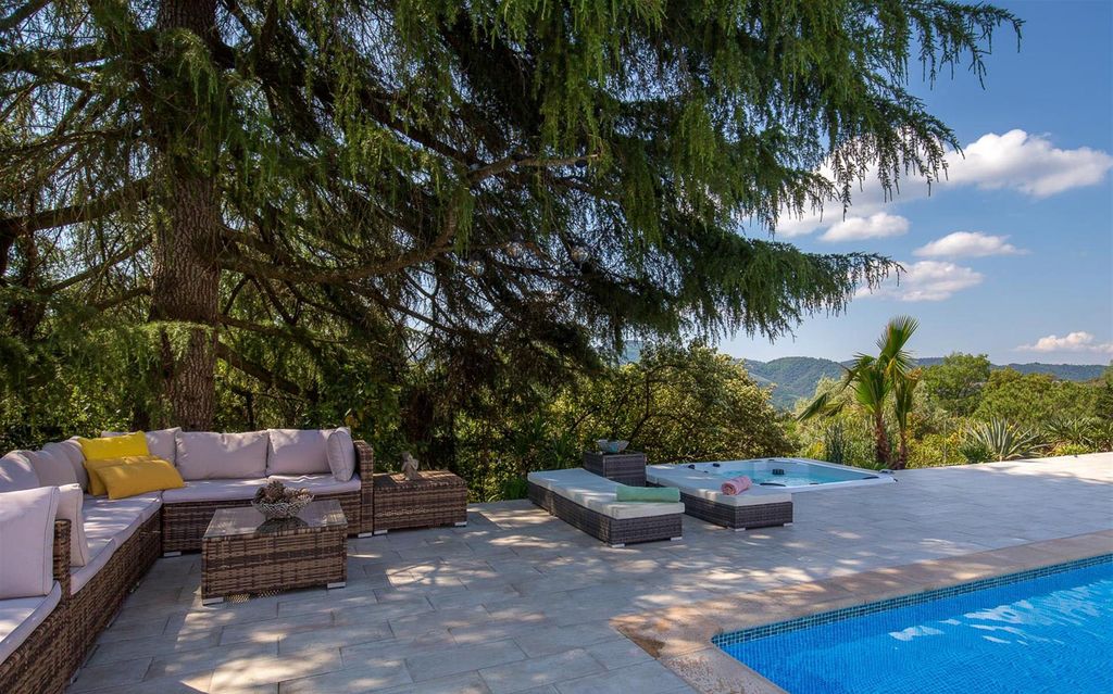 Property photo 2 of 24