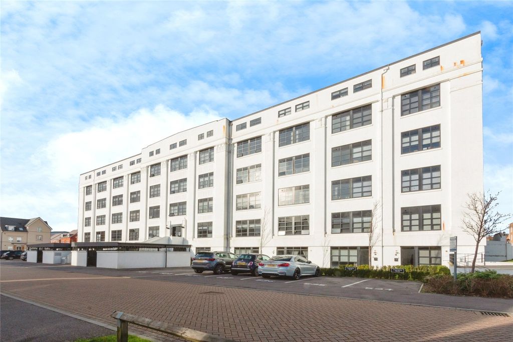 Property photo 1 of 19 Picture No. 02