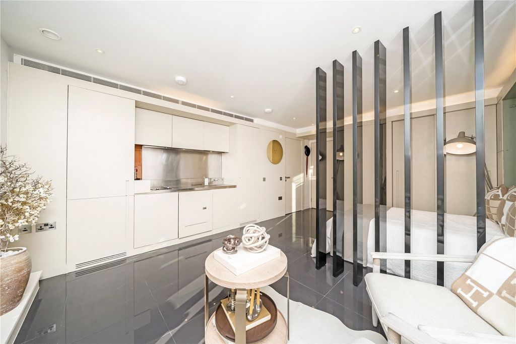 Property photo 2 of 8 Picture No. 43